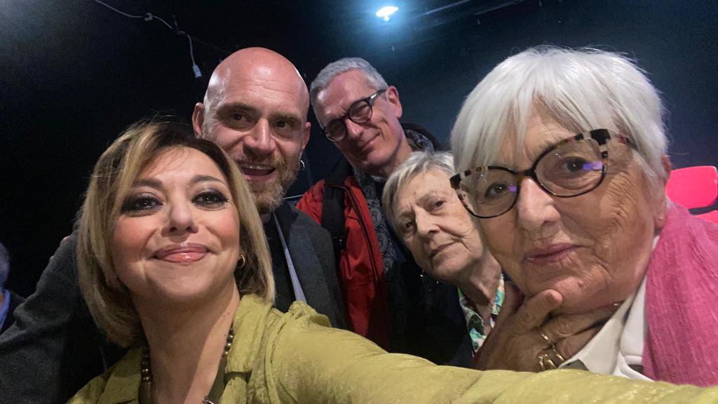 Le tue battaglie politiche e civili, i tuoi valori, la tua Sicilia. Tu, sempre dalla parte delle Donne.

«Noi… il 𝒏𝒐𝒊 lo abbiamo praticato e non predicato» 

Ciao Angela, immensa e grande donna. 

<a href="/piefolena/">Pietro Folena</a> <a href="/FLepore76/">Francesco Lepore</a> <a href="/MalacodaRivista/">Malacoda</a> 

#AngelaBottari