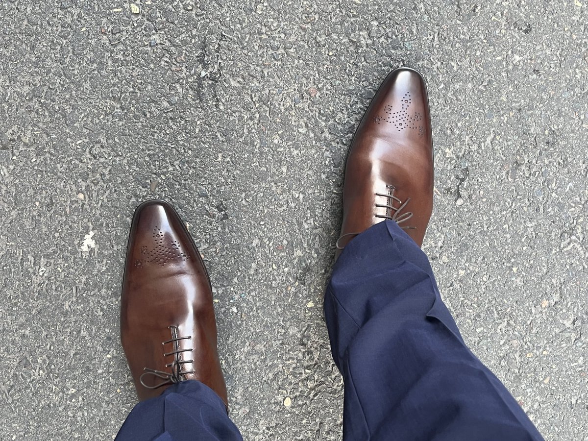 JCoromandel's tweet photo. Nouvelles chaussures…
Je me demande toujours si c’est la chaussure qui se fait à mon pied…ou si ce n’est pas plutôt mon pied qui s’habitue la chaussure ! 😅 https://t.co/yNlvv5fi3L