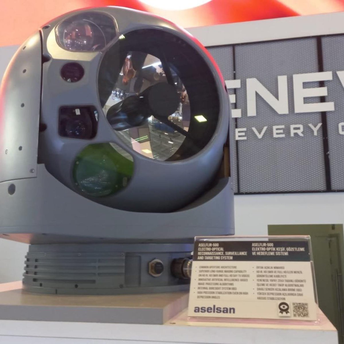 "SİHA'larımıza yönelik kamera ambargosunu, o dönem çok hızlı bir şekilde milli kameramız CATS'i yaparak ve 11 ülkeye ihraç ederek boşa çıkarttık.

2021'de, "Artık, alanında en iyisini yapacağız" demiştik.

 Geçtiğimiz günlerde BAYKAR tesislerinde, bizim yeni kameramızın uçuş