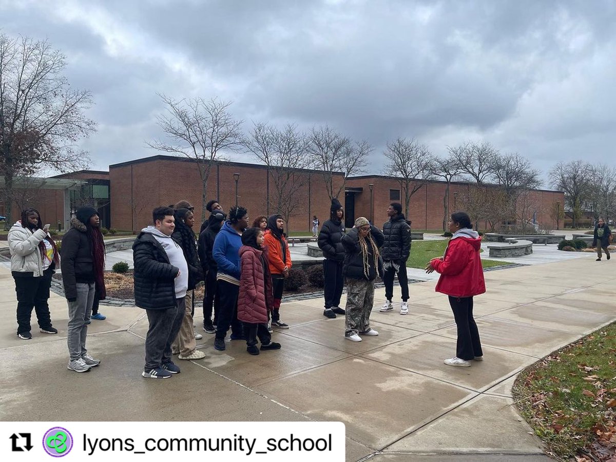 CIOBCitywide's tweet photo. πβοΈ @LyonsBklyn Community School's fall overnight college trip kicks off at SUNY Oneonta @sunyoneonta! ππ Despite the chilly weather, the excitement and inspiration are heating up. π₯β¨ #LyonsCommunity #CollegeBound #DreamsComeTrue #SUNYOneonta ππ¬οΈ@NYCSchools @DOEChancellor https://t.co/G4cEbqk1HY