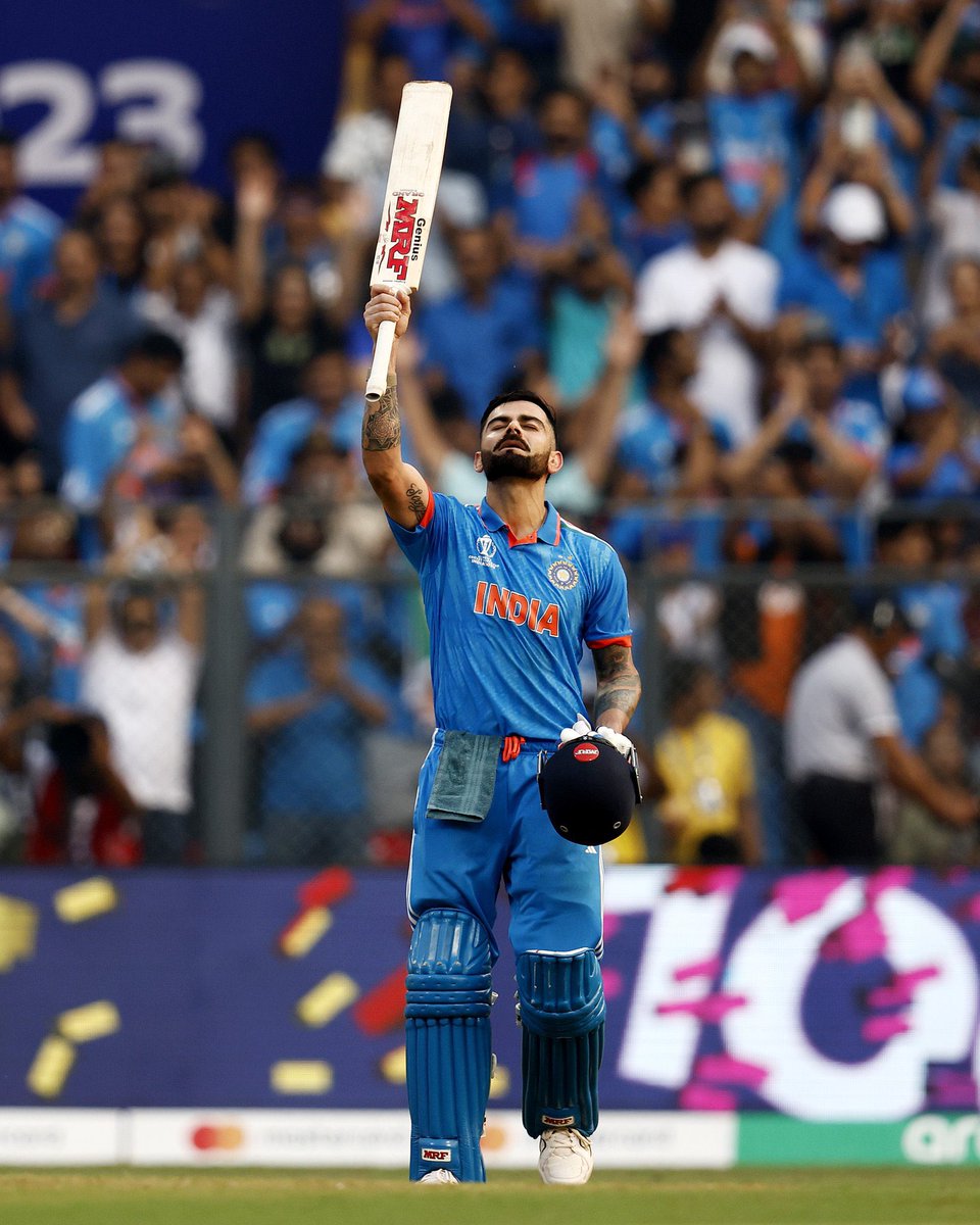pawankumar_azad's tweet photo. Legends cheering Legends as the King takes on the baton from the Master Blaster @sachin_rt . 50th ODI Centuries and counting. @imVkohli, you're not just breaking records, you're rewriting the cricketing script! Absolute beast mode, Virat! Congratulations 🎊
#ViratKohli𓃵 https://t.co/ZLzb7MEJK7