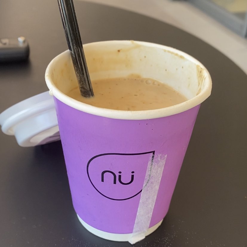petalperfct's tweet photo. Breakfast:

froyo: 4.2g protein, 109 cal
protein powder: 25g protein, 115 cal
honey: 42 cal https://t.co/tifA8jtmjw