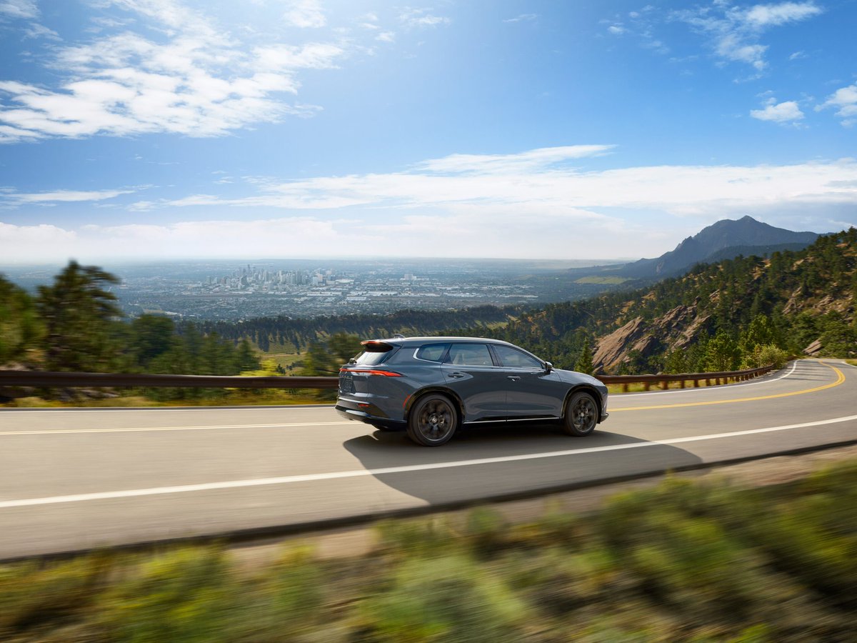 OverdriveNewsPR's tweet image. La Toyota Venza dice adiós otra vez y será reemplazada por la Crown Signia para 2024.

Al igual que la Venza, la Crown Signia será exclusivamente híbrida con estimado preliminar de 36 mpg. Un motor 2.5 litros con tres motores eléctricos desarrolla 243hp.

#OverdriveNews