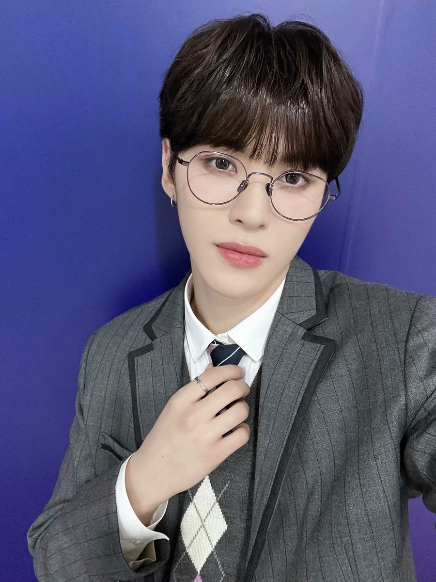 by_EPEX's tweet photo. [#아민]

제니스 예쁘다💘

#EPEX #이펙스 #AMIN #아민 https://t.co/NAAsXoReLq
