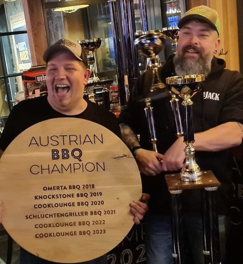 AUSTRIAN BBQ CHAMPION

...wir haben es wieder geschafft und holen zum 3. mal den Titel
🔥Austrian BBQ Champion
🔥Chicken Champion
🔥Ribs Champion
🔥Pork Champion
🔥Brisket Champion

#bbqchampion #austrianbbqchampion #austrianbbqchampion2023 #championagain #iamkcbs #letsdobbq