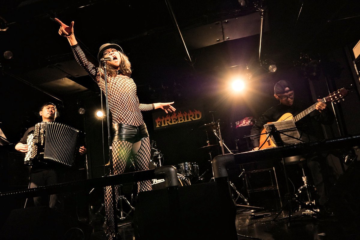 12月1日は新宿ロフト「ゲンズブールナイト2023」に蜂鳥あみ太+gt大須賀聡+acc田村賢太郎が来襲‼︎

18:00開場・開演
予約5000円(D代込み)

詳細はこちらにて
loft-prj.co.jp/schedule/loft/…

共演：
バゲット・バルドー
松永天馬＋おおくぼけい（アーバンギャルド）
田ノ岡三郎
Reina Kitada