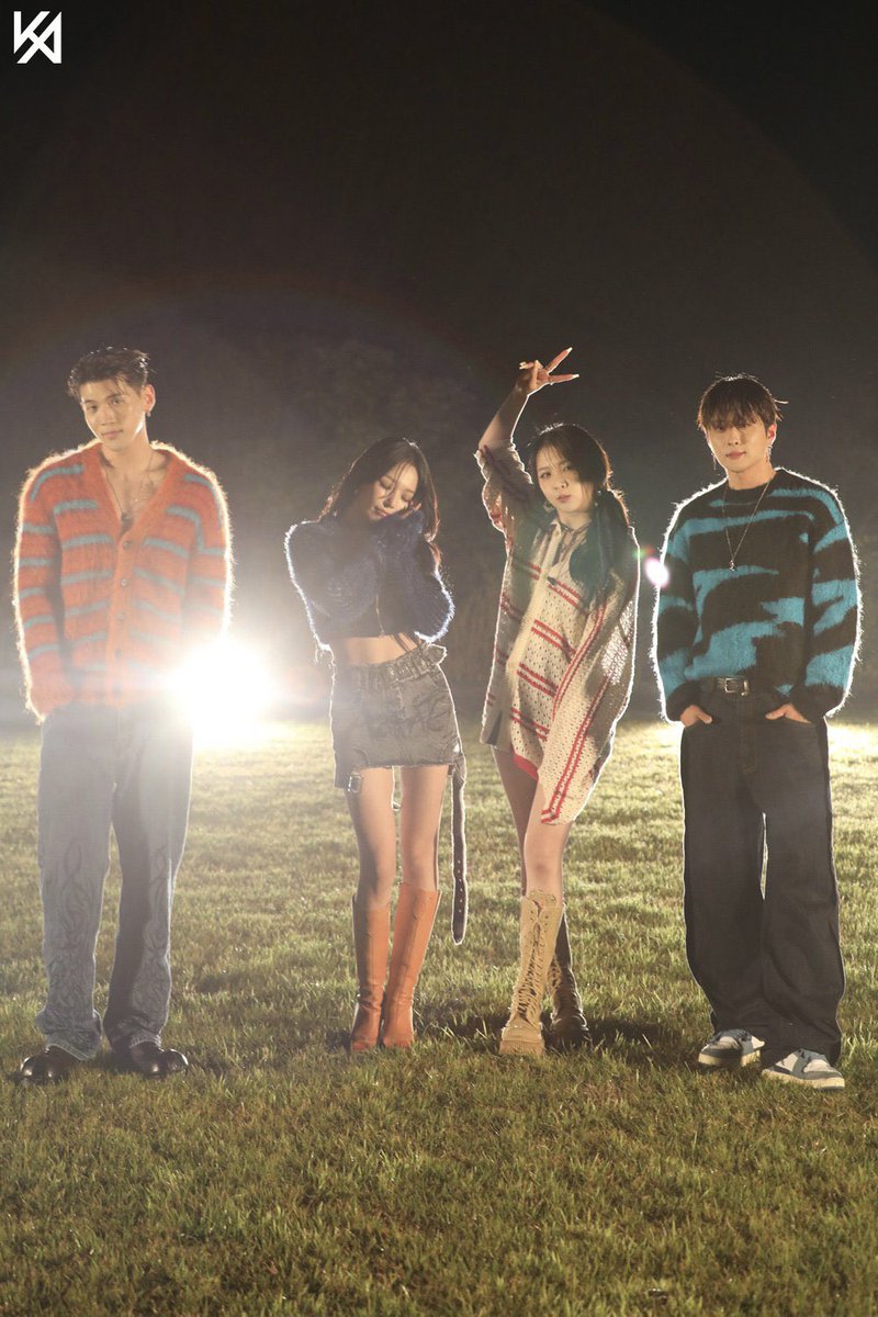 sopelife2's tweet photo. [#KARD]
K.A.R.D 🤍
PROJECT PLAY X KARD 'Fireworks' Special Clip BEHIND
▶ https://t.co/BzobB7HJeS…

#KARD #카드
#PROJECT_PLAY #플레이프로젝트
#Fireworks #JSEPH #BM #SOMIN #JIWOO https://t.co/tVcvOlCloa