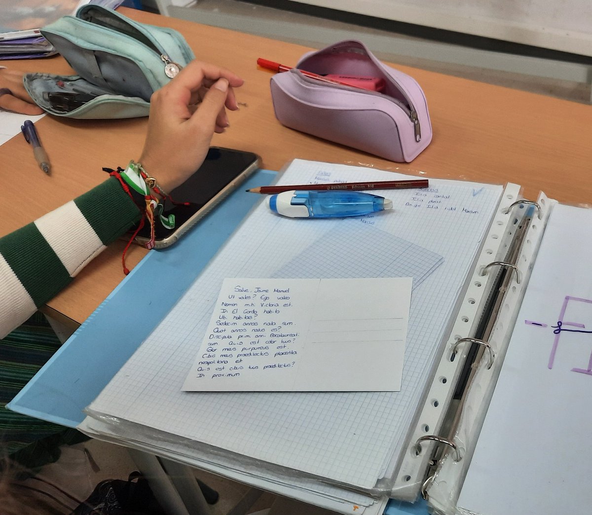 teagenes's tweet image. Ya van cogiendo forma las primeras "photoartulae" y en breve saldrán hacia Asturias, concretamente al @IesJeronimo de #Langreo, de donde son los alumnos junto a los que aprenderán latín los clásicos del @iesalbalat. #LinguaLatinaVivit @CEpistularum