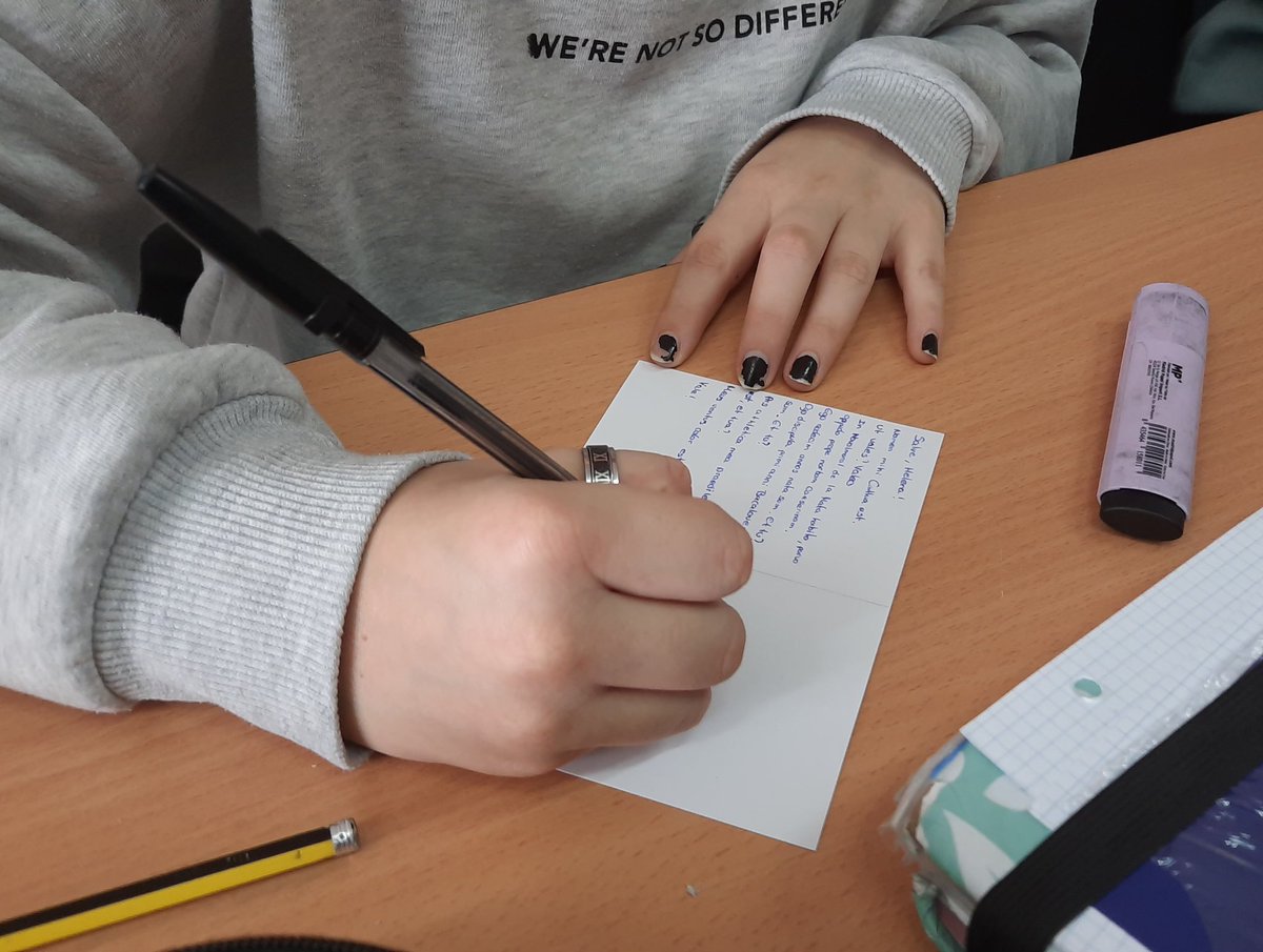 teagenes's tweet image. Ya van cogiendo forma las primeras "photoartulae" y en breve saldrán hacia Asturias, concretamente al @IesJeronimo de #Langreo, de donde son los alumnos junto a los que aprenderán latín los clásicos del @iesalbalat. #LinguaLatinaVivit @CEpistularum