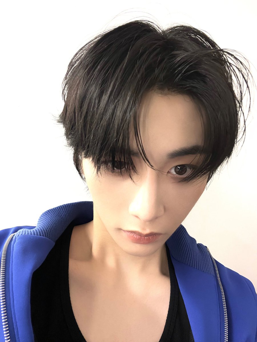 BOYNEXTDOOR_twt's tweet photo. MEN'S FOLIO ✨

#BOYNEXTDOOR #TAESAN
#보이넥스트도어 #태산 https://t.co/Ht2tb238I0