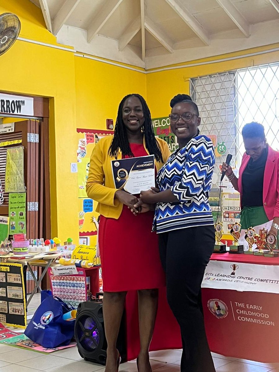 Principal of Wee Care Basic-Winner of the 3rd St.James ECIs  Learning Centre Competition collecting one of their awards . #12StandardsMatter
<a href="/TafarieGWhyte/">Tafarie Grant-Whyte</a>