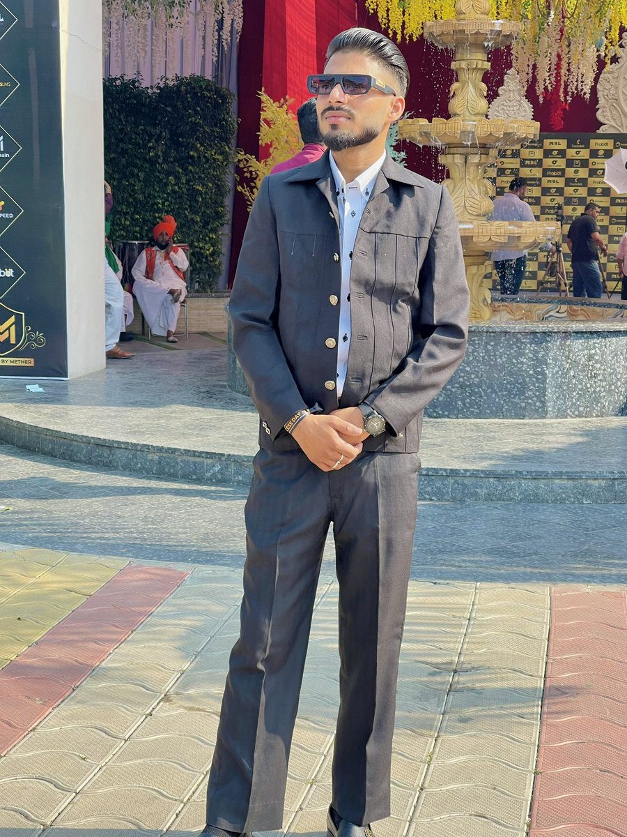 SameerSKhan001's tweet photo. ਹਰ ਚੁੱਭਣ ਵਾਲੀ ਚੀਜ਼ ਕਦੇ ਬੁਰੀ ਨਹੀ ਹੁੰਦੀ ਸੂਈ ਵੀ ਤਾਂ ਕੱਪੜੇ ਚ ਚੁੱਬਦੀ ਹੈ ਪਰ ਸ਼ਾਨਦਾਰ ਕੱਪੜੇ ਸਿਊਣ ਲਈ💯 #mether #mcoin #crypto #m20 #mcoins #metherworld #success https://t.co/7Vje3u9VQE