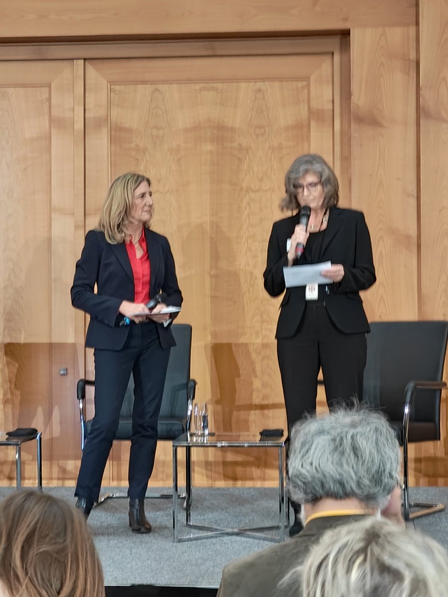 timjanssen_c2c's tweet photo. Briefing zur #COP28 im @AuswaertigesAmt mit #DeutschesKlimaKonsortium und Stiftung @KlimaWirtschaft Klima- und Ressourcenschutz zusammendenken #C2C #CradleToCradle #CircularEconomy @C2C_NGO @c2cnora https://t.co/XTCNuUYy1j