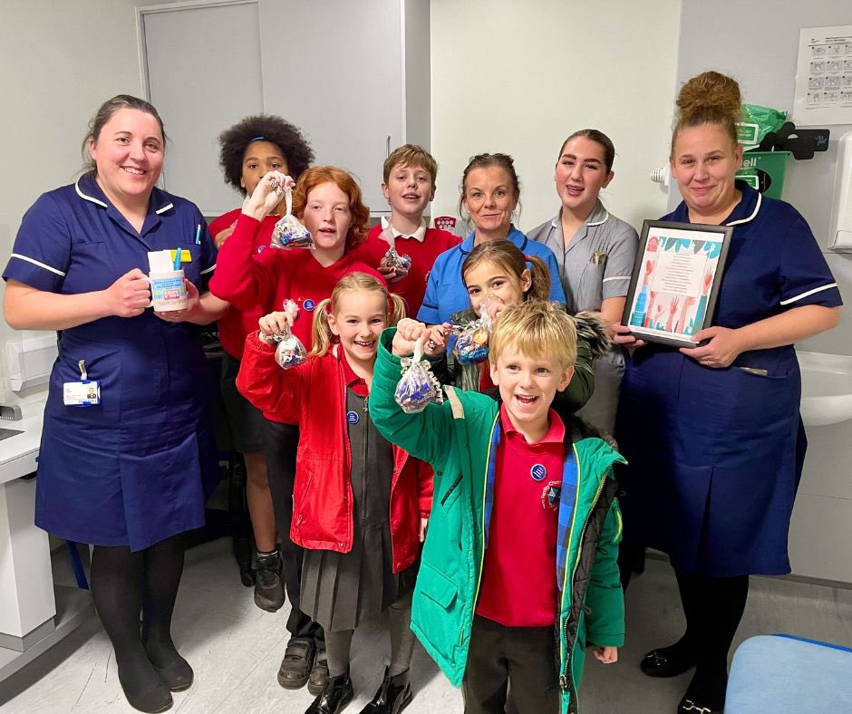 wishhcharity's tweet photo. Thank you so much to #NorthFerribyPrimarySchool who delivered their fantastic #CupsOfKindness to staff at the #EyeHospital at @HullHospitals this morning. We were delighted to meet the children and staff delivering this incentive! #Hull #Kindness #KindnessDay #SpreadKindness 1/2 https://t.co/u2SIOU9aZR
