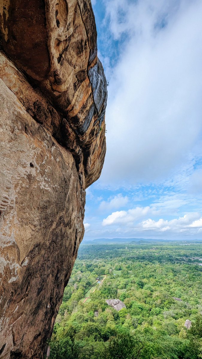 nikonleto's tweet photo. #SriLanka #Sigiriya #rock #climing #photo #photography https://t.co/Xl4anPkSZr