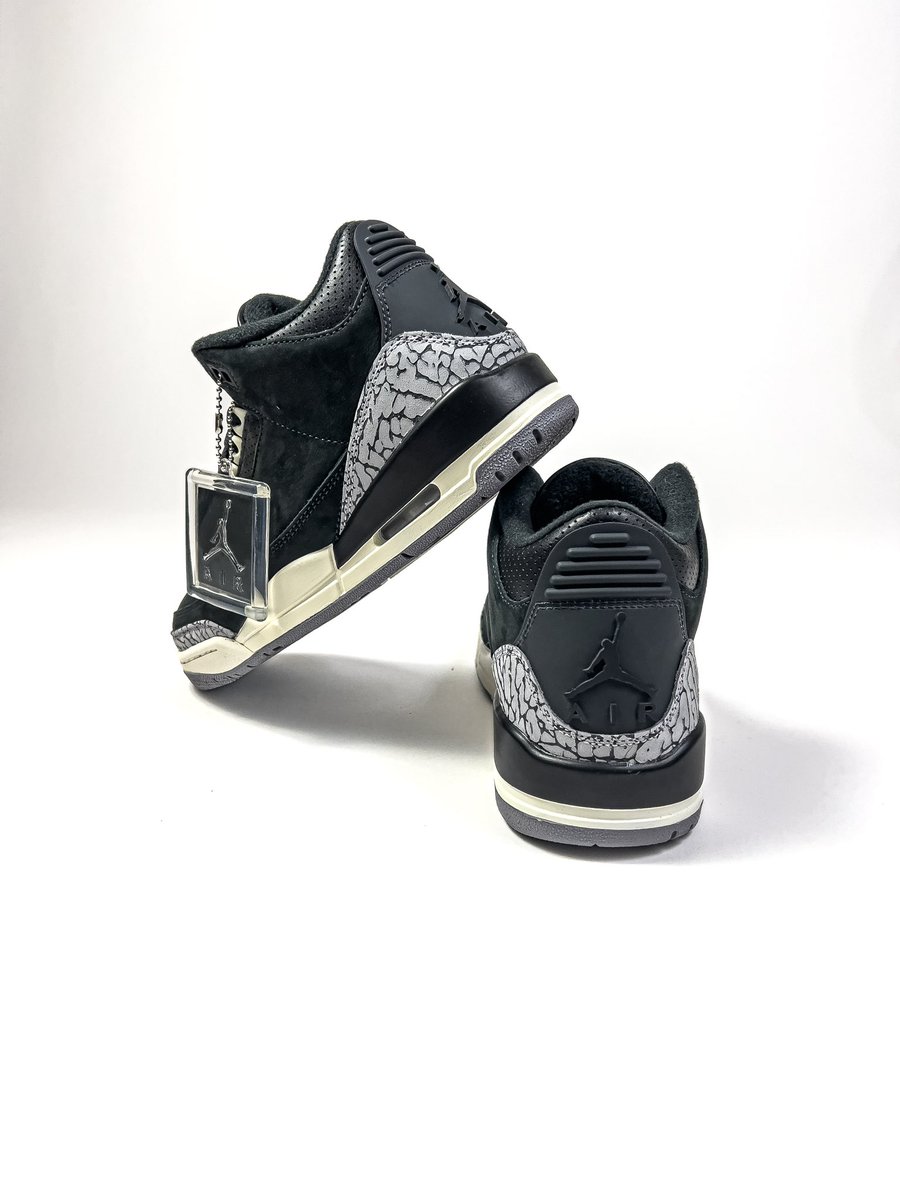 brttniann's tweet image. #MAILCALL 📫

WMNS Air Jordan 3 Retro ‘Off-Noir’ 🥛🍪

They did y’all dirty for making this a Women’s exclusive! These are definitely a great cop 😍

Good Luck 🍀 

📸: Me

#atmoscollectorsclub #Jordan #KOTD #nike #SNKRS #yoursneakersaredope