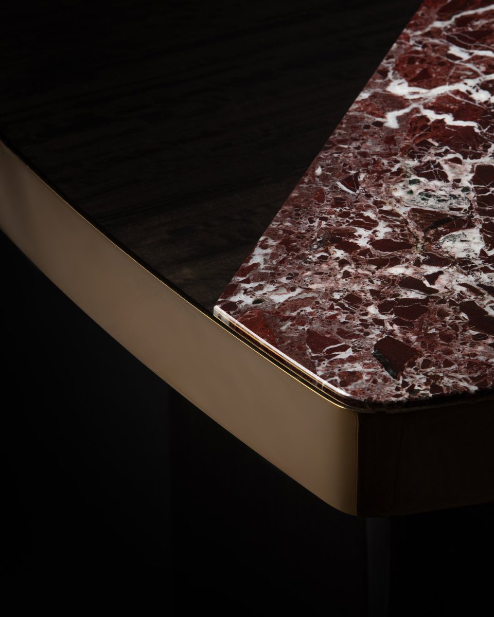 RaccontiIndia's tweet photo. Elegance captured in the veins of this marble marvel.

#Racconti #Luxury #HomeDecor #Furniture #InteriorDesign #HighEndInterior #LivingSpace #LuxuryLiving #Decor https://t.co/b48mWI9eEt