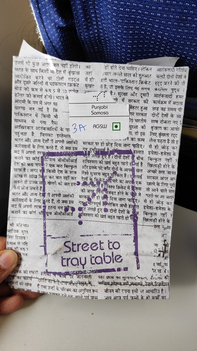 camrakesh's tweet photo. Hello @IndiGo6E , how do you like to eat Samosa, Hot or cold. I guess you as well as others like to eat Samosa... Hot. Then why did you serve cold samosas to the passengers. Better serve sandwiches. https://t.co/vH0LpYWZTU