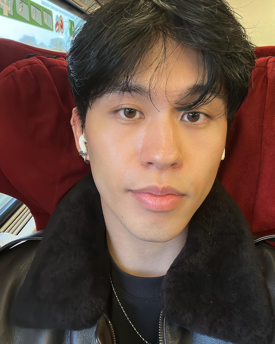 mito_is_real's tweet photo. my cute fwuffy 480p boyfriend and his rizzy 4k brother https://t.co/DbbWmHVo95