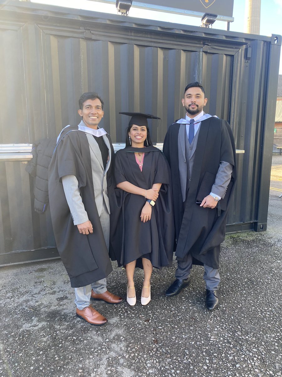 INTUniNorthants's tweet image. Sun is out for the second day of graduation 🎓🎓🎓

Good luck to all the FAST and FBL students graduating today! 

#UONGrads #graduation #UON