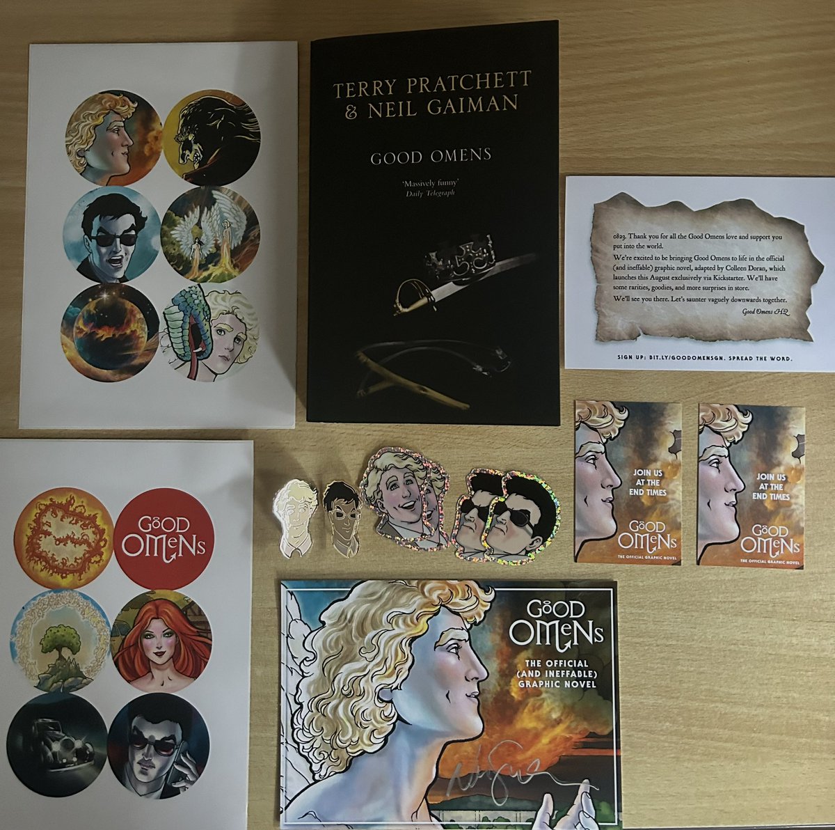 Bowtiedino's tweet photo. Came home to this today. @GoodOmensHQ words will never be enough to thank you for this! But, thank you! Also for giving me the opportunity to reveal one of the pieces of the fantastic cover. There it is. 🧩 I’ll probably annotate this book, quite a lot. lot.. #goodomens #themug https://t.co/MlbP57J0Tq
