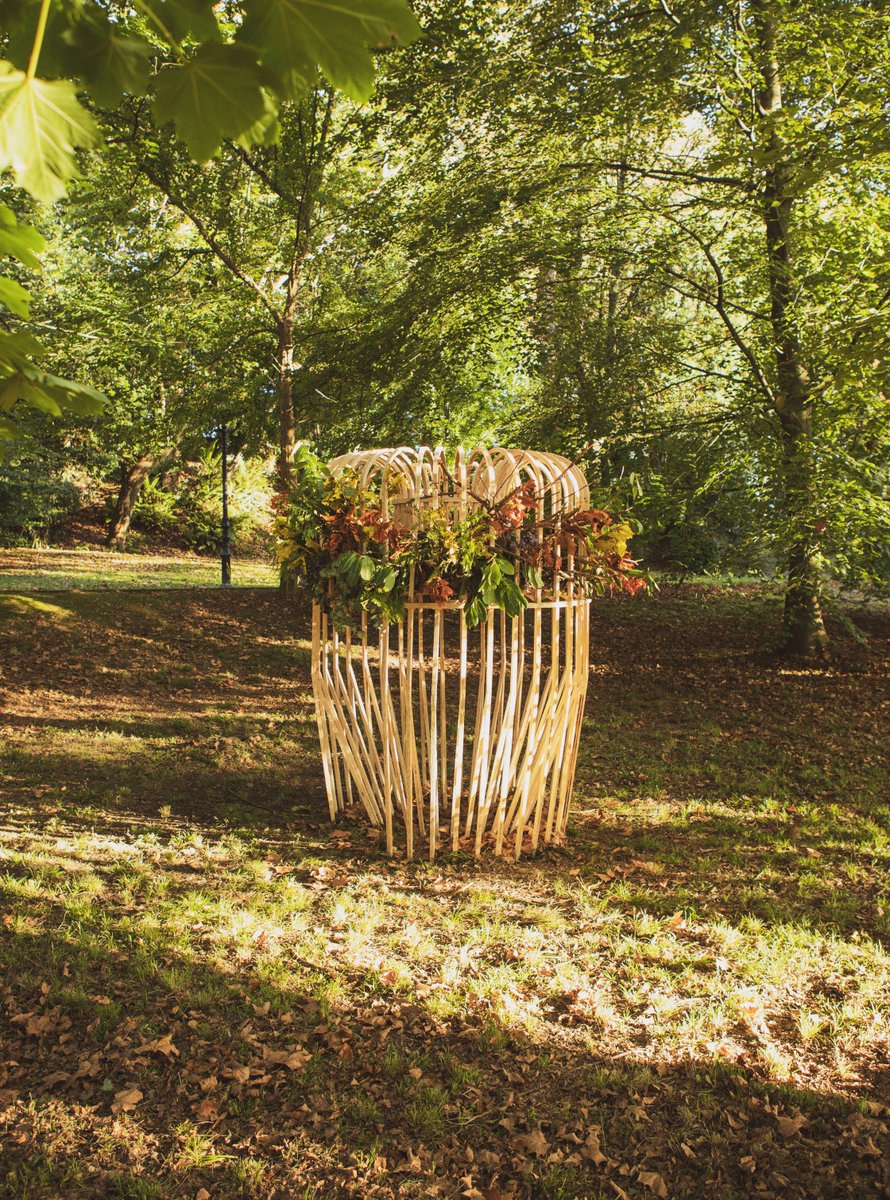 MUGAKbienal's tweet photo. #Moduz kolektiboak 'Bloom II' irekiko du 17an, hiriko berdeguneek gizartean, ekologian, ekoizpenean edo aisialdian duten indarra aztertzen duen erakusketa.
Horretarako, hainbat arkitektok eta artistak piezak diseinatu eta instalatu dituzte Kristina Enea parkean. ➡️ Igandean, hilak 19, 12:30ean bisita gidatu batean pieza bakoitza gehiago ezagutzeko aukera duzu.
/ Parte-hartzaileak: @ARQUIMANA , Ines Llasera Marmol estudioa, Marta Ayala, @Maushaus_Arq , Ocamica Tudanca, Sara Elizagarate studio, @_KUNSTHAL , ETSA @upvehu