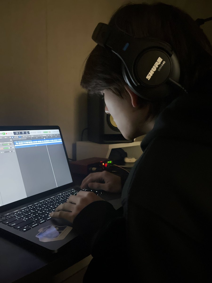 [#JUNGBIN]
용신이형이랑 뭐하게요!! 
Ps.리더의 제보
#POW #파우 #정빈 #GRID #그리드