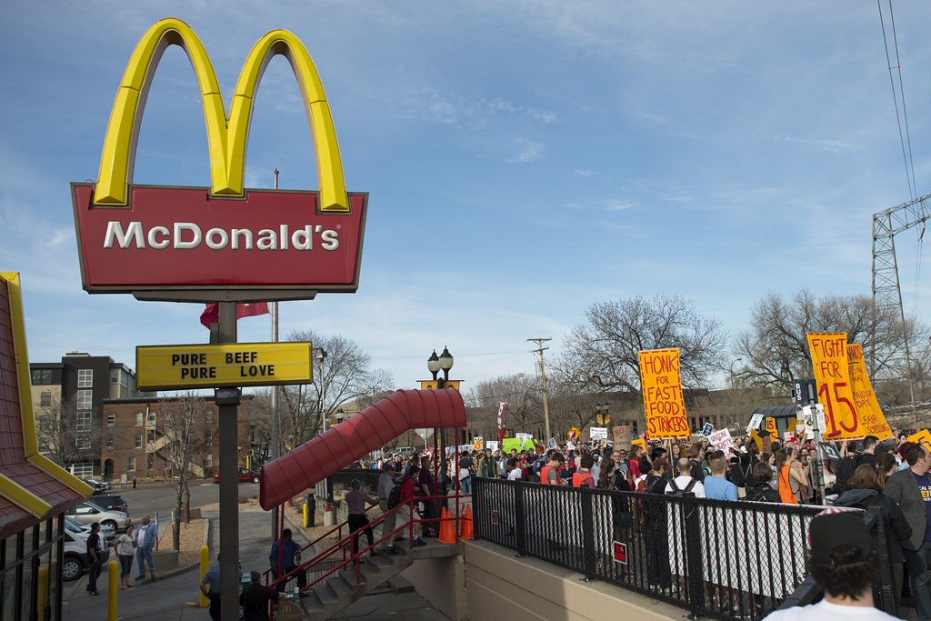 HeartlandInst's tweet photo. HeartlandDailyNews: New Labor Rules Attack Franchise Businesses: New labor rules attack franchise businesses by classifying workers as “joint employees,” as the Obama administration wanted. by C. Jarrett Dieterle In modern America, it’s often in the… https://t.co/RdsRtgh3Uw https://t.co/3qfTr31YAV