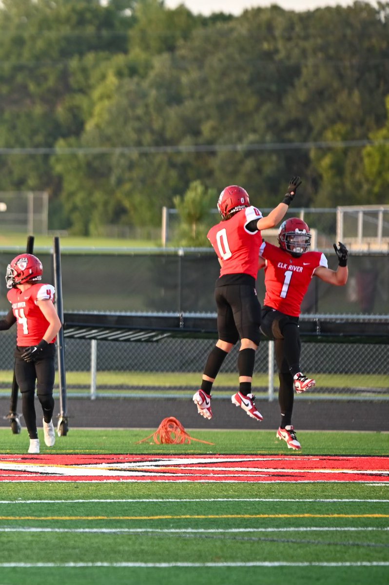 Senior Season Tape - 111 CAR 810 YDS 6 TD 43 TCKL 5 TFL 2 FF 3 INT 4 PBU hudl.com/v/2LyKpY