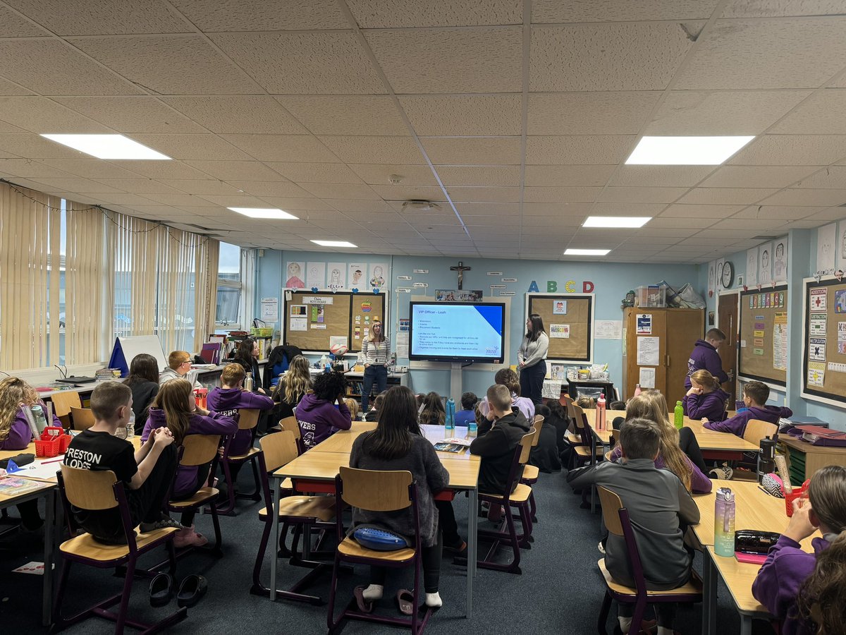 Primary 5 and 7 have come together twice today to hear about the work of Declan O’Kane who is a semi professional footballer this morning and this afternoon to hear about the work of Leah and Nicola from People Know How. #ScotCareersWeek23