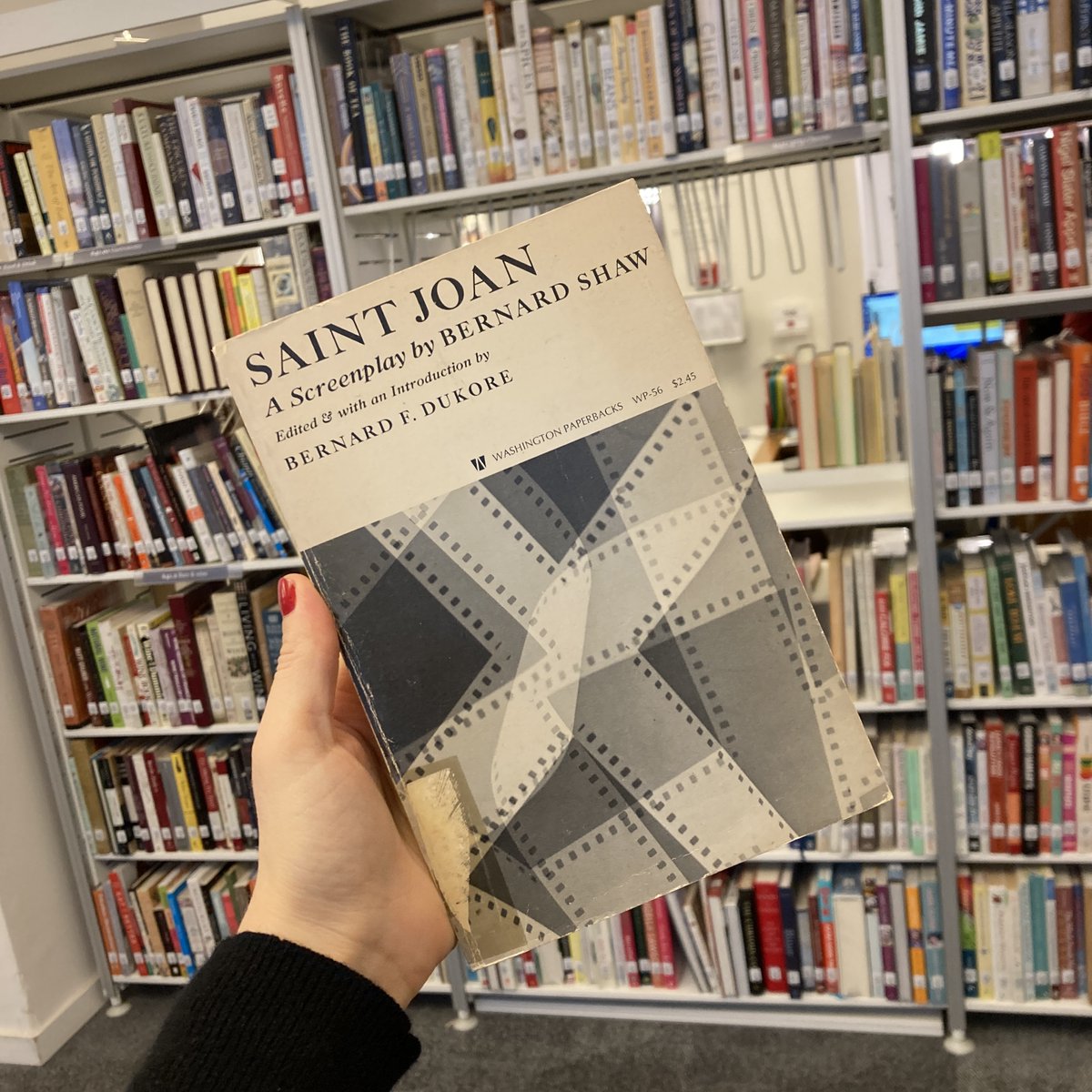 The American Library in Paris tweet media