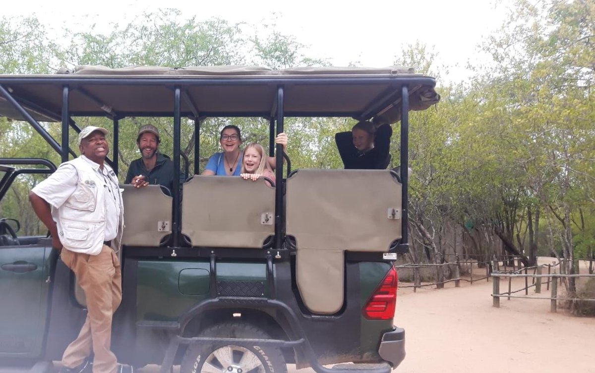 TravelNoteSA1's tweet photo. Bhili Rackson is a proud Tourguide who enjoys serving tourists with a smile as partnof his day's work.
This was ahead of a much anticipated afternoon game drive, with an International family who had visited Mzsingitana Private Tented Camp recently.
@masitanatours #TravelNoteSA https://t.co/eu8TMtJk1r