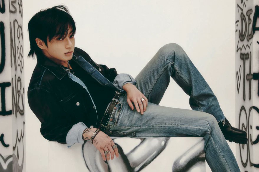 [📰] 15.11 - #JungKook (<a href="/BTS_twt/">방탄소년단</a>) estreia no Hot 100 e se torna um dos artistas mais ouvidos do Brasil

Nesta terça-feira (14), JungKook emplacou mais um single no Billboard Brasil Hot 100. O cantor sul-coreano, integrante do grupo de kpop BTS, alcançou a 47ª posição com