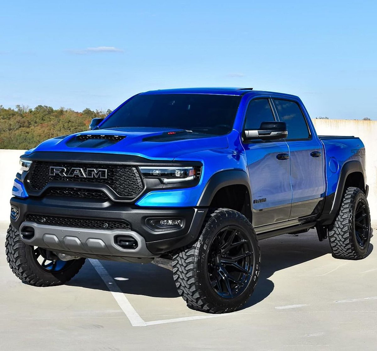 LXandBeyondNats's tweet photo. #TRXTuesday Ram 1500 TRX. 702hp, Supercharged, 6.2-liter HEMI. π·: @ngwidener | https://t.co/rBCeh0Yb0i https://t.co/frEFdkqJ1I