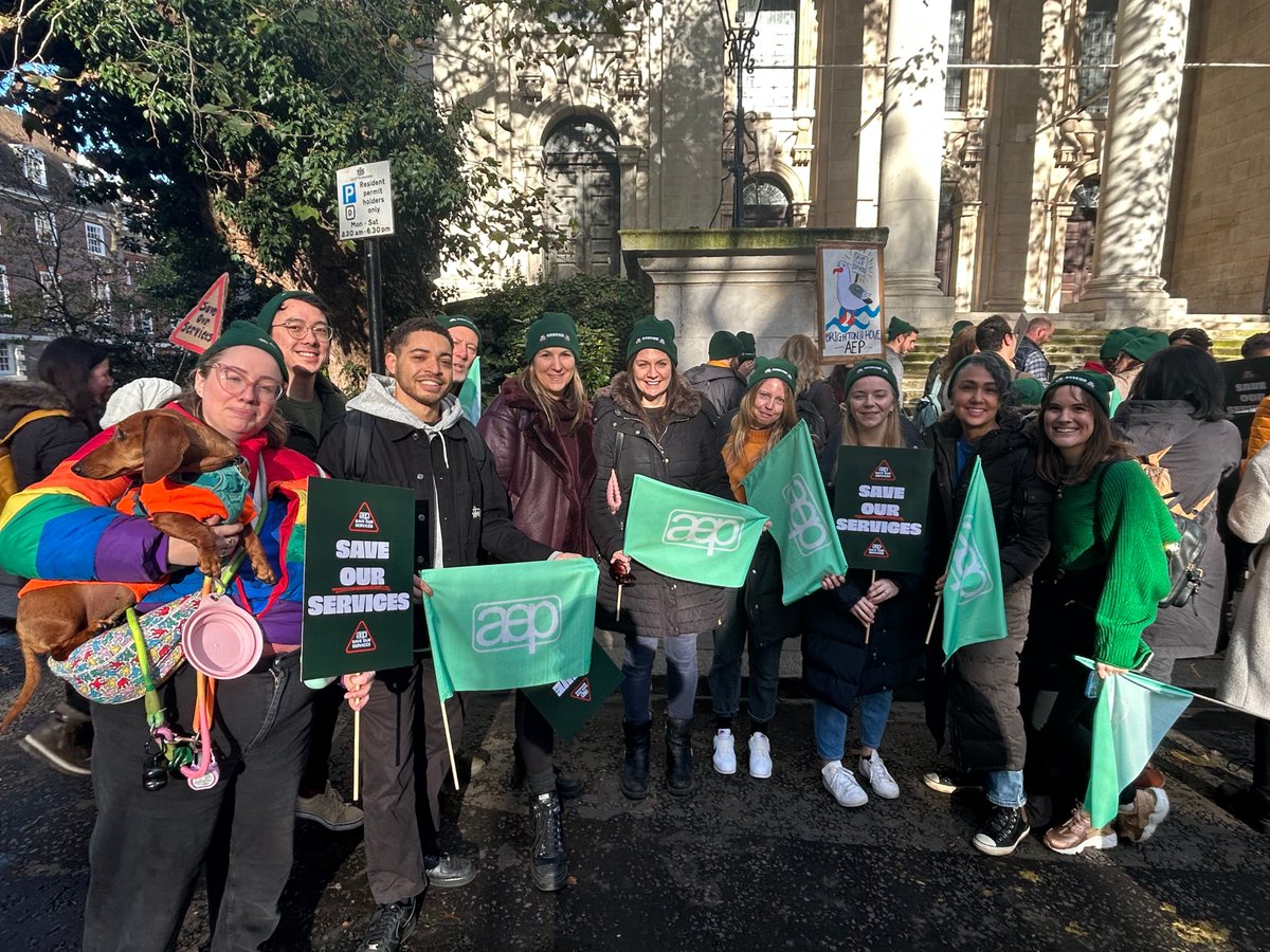 🙌It was great to see so many of you at the first rally of today in London.

EPs from <a href="/CamdenEps/">CamdenEPS</a> (plus a little supporter🐶) standing together, united in the campaign to #SaveOurServices