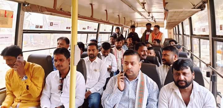 Gunjanyadavbjp's tweet photo. जनजातीय गौरव दिवस के अवसर पर खूंटी में आयोजित होने वाले यशस्वी प्रधानमंत्री श्री नरेन्द्र मोदी जी के कार्यक्रम में आज प्रातः अपने गृह मंडल सीतारामडेरा के कार्यकर्ताओं संग खूंटी के लिए रवाना हुआ ।
#JharkhandBoleModiModi
#JanjatiyaGauravDiwas https://t.co/OweWA0IDv6