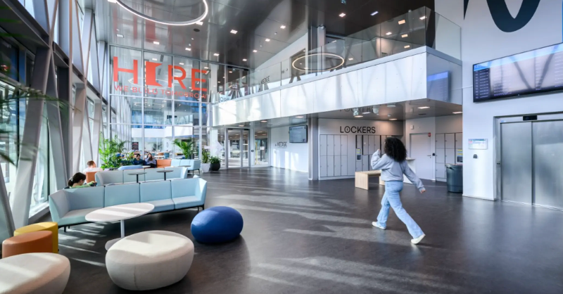 KedgeBS's tweet photo. #Interview 💬 | Échange avec Stéphane Ouvrard – directeur du Global Executive MBA – qui précise comment l'école fait évoluer son le programme pour correspondre aux attentes des entreprises.

📖 @laprovence