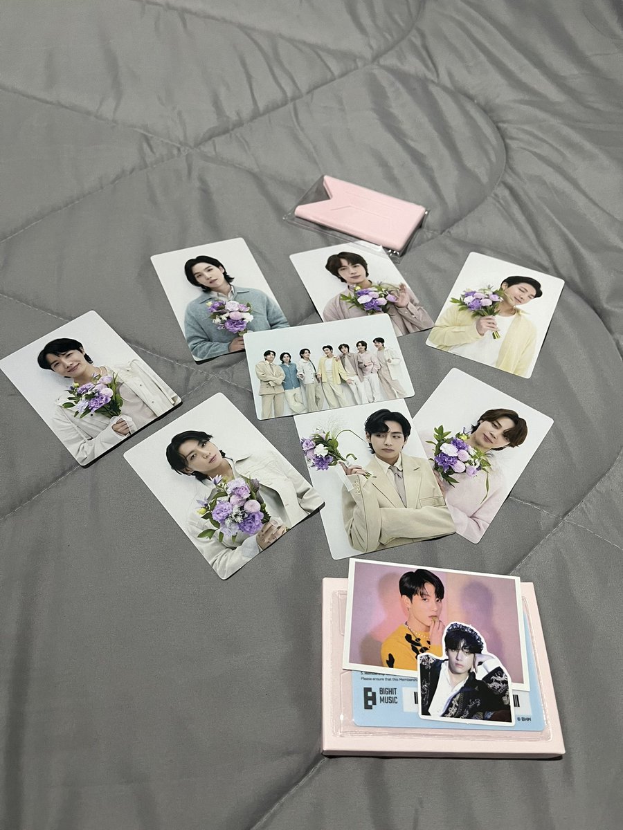 ttyhappier's tweet photo. เย้วววววๆๆ ได้ของแล้วค่าบบบบ ปลื้มปริ่มมม แม่ค้าน่ารักมากกค่อยอัพเดทตลอดเลย บางทีก็ลืมแต่แม่ค้าก็ทักซ้ำมาเตือนสติเรา ปริ่มฝุดๆๆๆ💝💝💝 #rvjcc https://t.co/ZX47Cpkbbj