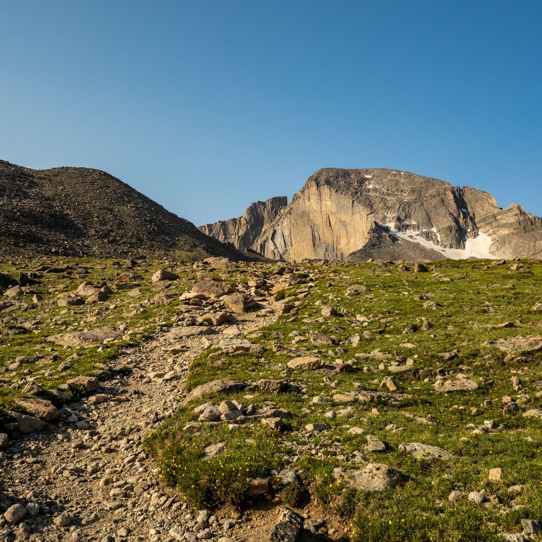TheNextSummitA1's tweet photo. Midweek view from Longs Peak! Remember, altitude affects hydration and health. Know your limits, stay safe. π§ #AltitudeAwareness https://t.co/iBNe74Sctw