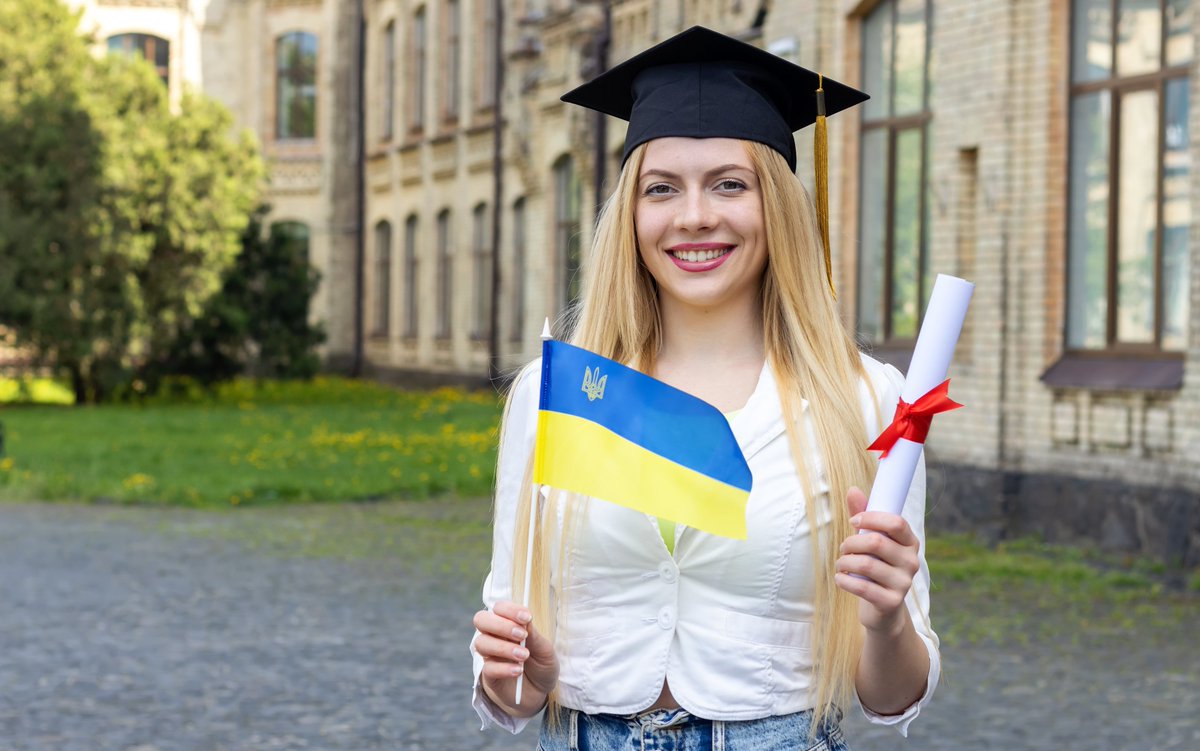 A failure to recognise skills & qualifications can be a big obstacle for 🇺🇦 refugees seeking work or considering studies in their new home country. Host countries and Ukraine need to work together to mutually streamline recognition of diplomas & skills. 🔗oe.cd/il/wtdi