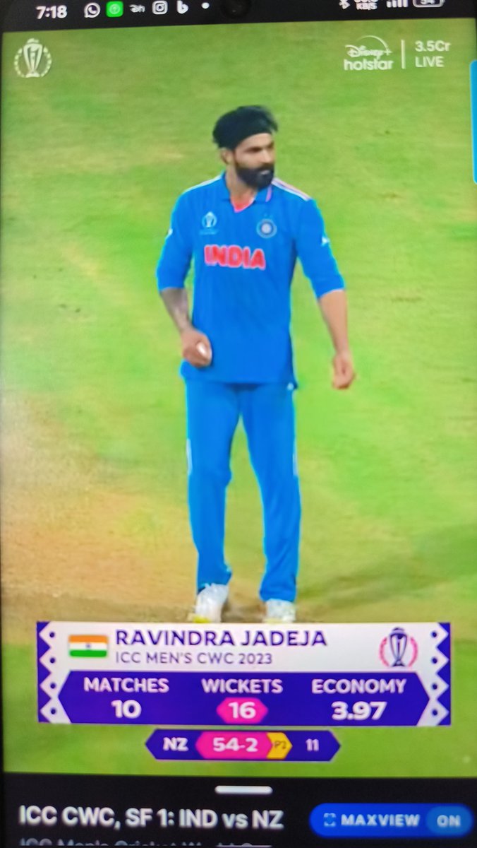 ritz_01_'s tweet image. Jaddu Bowling his first over.
@Hisense_IND 
@imjadeja 

#HisenseIndia #IndiaVsNewZealand #OneForTheHome
#SemiFinal1 #WorldCup2023
@ketley_2aug 
@sreeeni7799 
@NikhilDasA5