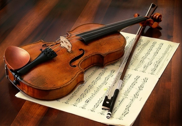 misse5427's tweet photo. The violin: an instrument that weaves emotions into melodies, speaks a language of its own, and resonates with the heartstrings of listeners worldwide. 🎻🎶 #ViolinVibes #MelodicMagic https://t.co/etvspvX8Zh