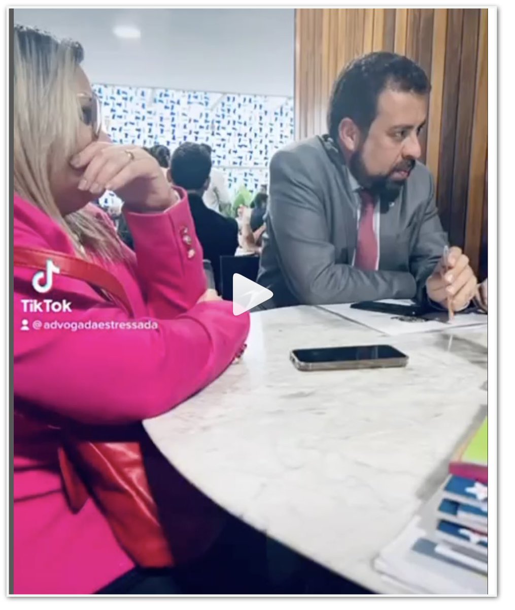 BolsonaroSP's tweet photo. Vale lembrar que @jairbolsonaro está inelegível por ser reunir com embaixadores (o que é uma atribuição do presidente).

Agora, no que resultará se reunir com embaixadores do crime organizado no ministério da justiça de Dino e Lula e no congresso? https://t.co/VBK92hTSk8