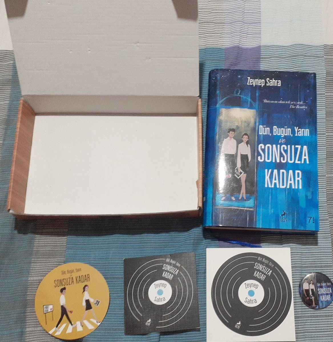 KİTAP SATIŞI

🎀 Bazıları hasarsız
🎀 Bazılarının minik hasarları var
🎀 Uyguna veriyorum
🎀 Sondaki iki foto setli kitap,
( ilk basıma özel kutulu set imzalı)
<a href="/bujo_go/">Bujo ürünleri Go/satış</a> <a href="/bujosatis/">⊹ bujo ürünleri satış/go! 🐰</a> @kitty_bujo @bujo_sell RT lütfen 🎀