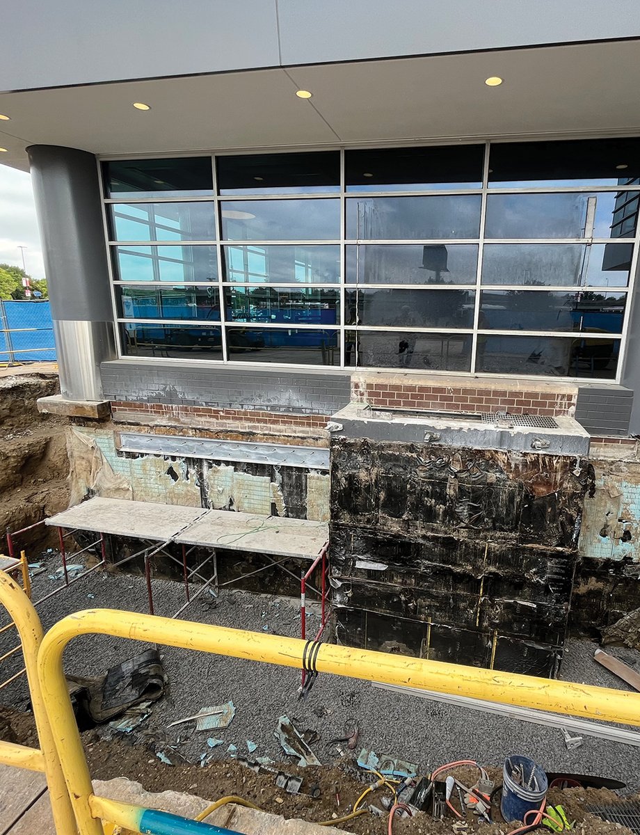 StructureTone's tweet image. The new &amp;amp; improved Wells Fargo Center is among the top 10 venues in the U.S. and has been home to the Structure Tone Philadelphia team for the last few years during the stadium’s latest overhaul. Learn about the incredible improvements in #STOBGinsights: ow.ly/ax8t50Q6ctB