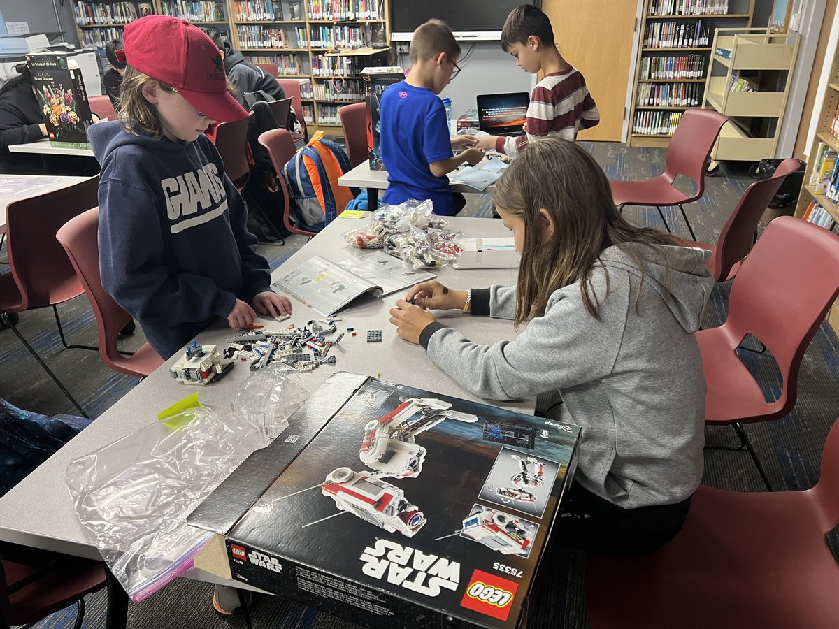 MsSelikoff's tweet photo. Great time kicking off our Advanced Lego Club yesterday, can’t wait for our next one! @LEGO_Education @LEGO_Group Students were excited to start working on new sets  like the Home Alone one! @RockboroTJMS @RockawayBoroBOE #legos #legobuilders #masterbuilders #legocreations https://t.co/erPL77SnJJ