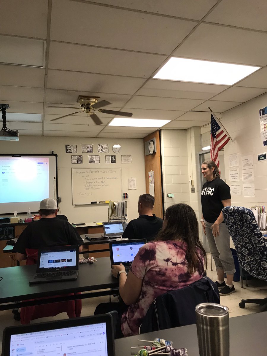 JulienScience's tweet photo. Training my peers about Edpuzzle @edpuzzle #NextEdpuzzleTrainer https://t.co/ulzxBLMco8