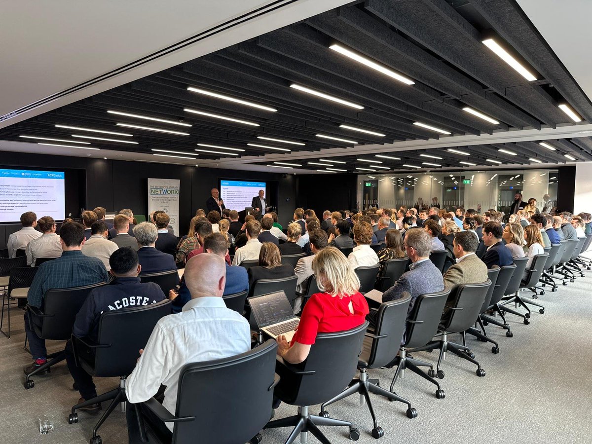ESN_UK's tweet photo. ❄ 🔋 ESN WINTER CONFERENCE 2023

And we're off! Johnny Gowdy and Chris Pritchett kickstarted the conference to a packed room of ESN members and key sector players at @Shoosmiths  in central London.

#ESNwinterconference
#energystorage
#futureofenergy #batterystorage https://t.co/ww4s3sSZDn