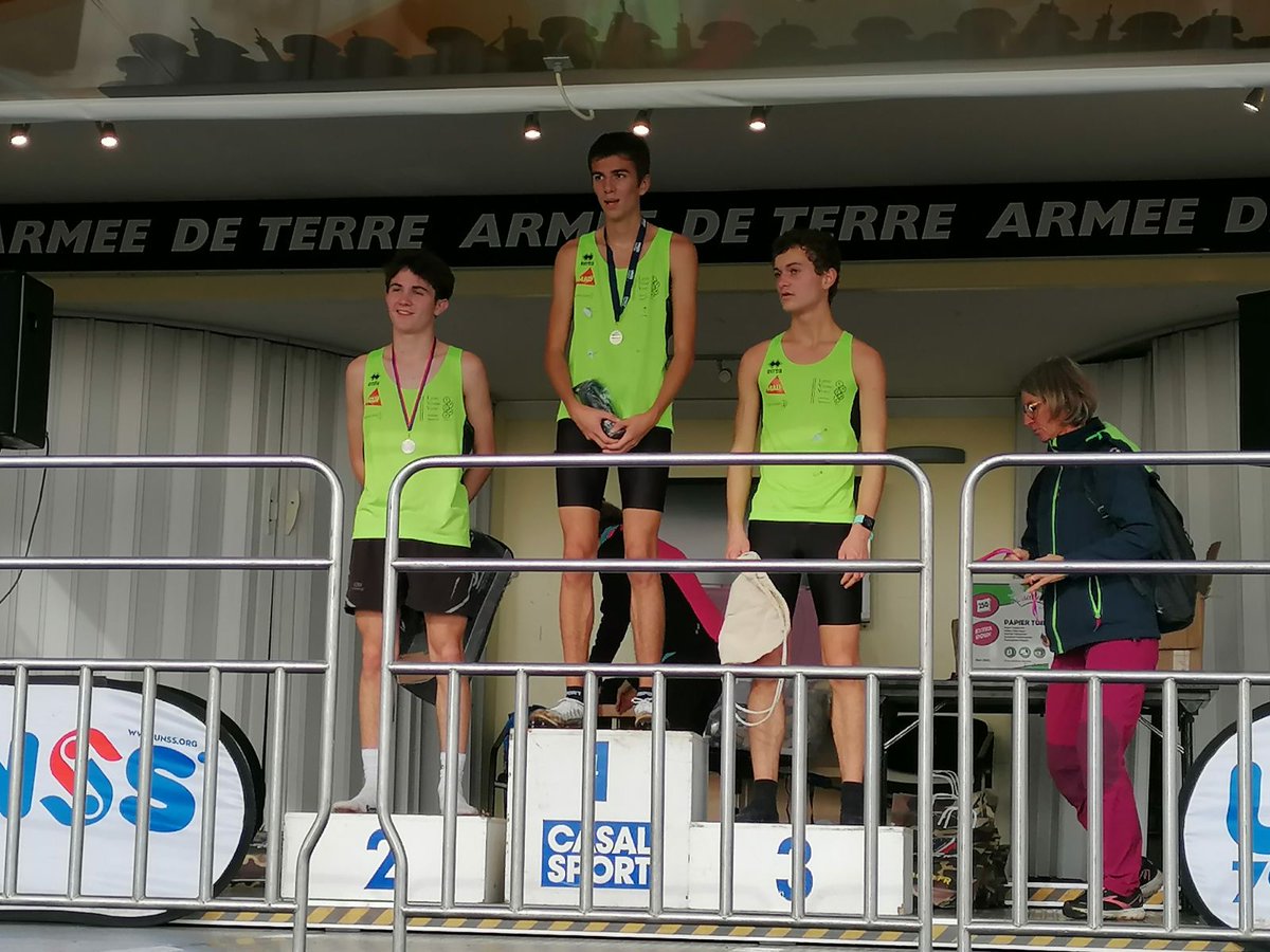 Cross départemental de <a href="/unss79/">UNSS 79</a> à St Maixent l'école. Nos élèves du lycée de la Venise Verte sur les 3 marches du podium en cadets excellence. 👏🥇 Noé 🥈 Mathis 🥉 Loïc!