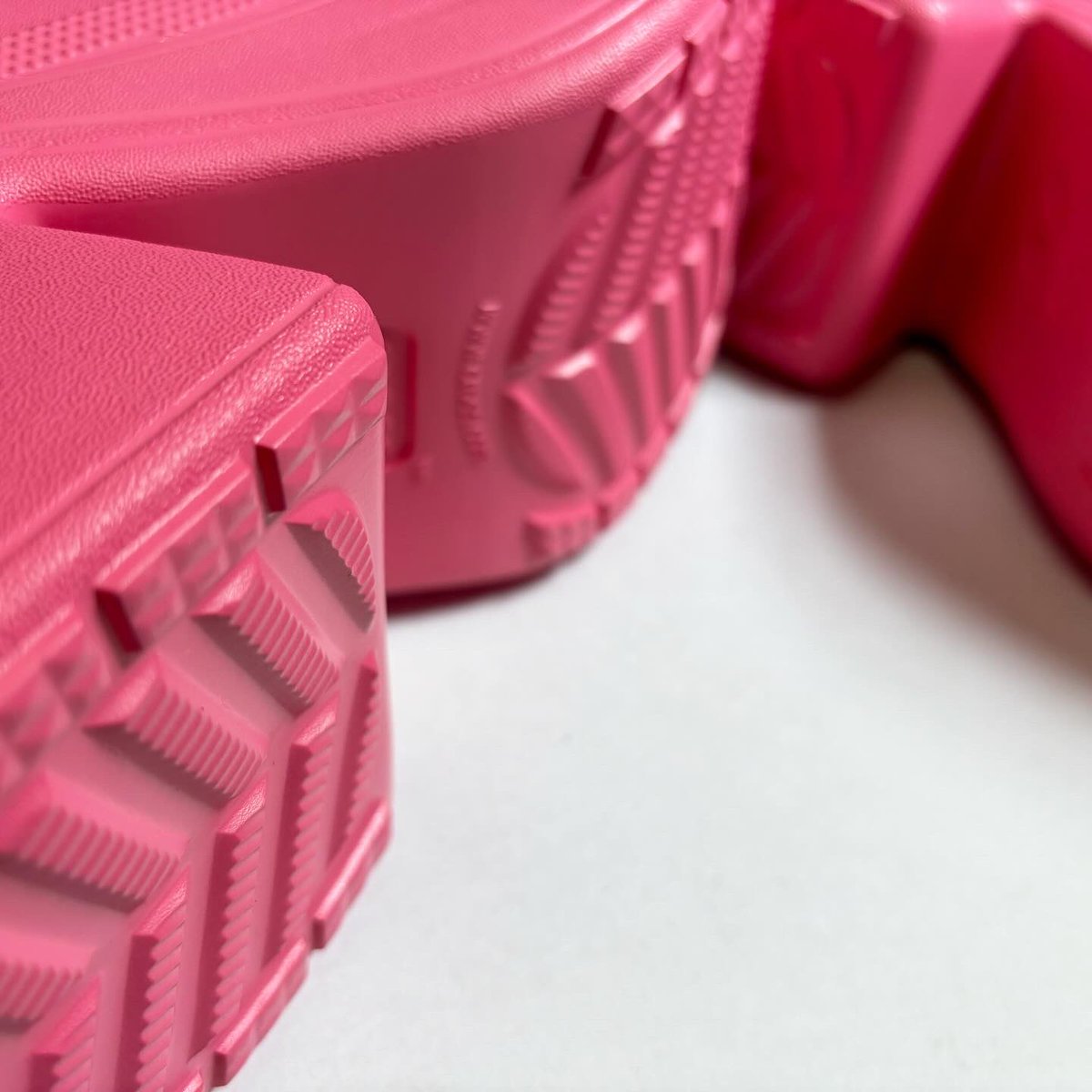 【NEW ARRIVAL】

#crocs

SIREN CLOG HYPER PINK 208547-6vz 

item.rakuten.co.jp/ltd-online/208…